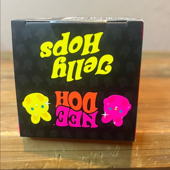 NeeDoh Jelly Hops Scented Bunny Squish Toy - Blue “Giggly Groovinberry” - Picture 6 of 6